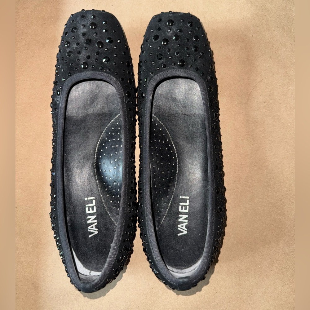 Vaneli Black Flats Sleek and Comfortable Flats
